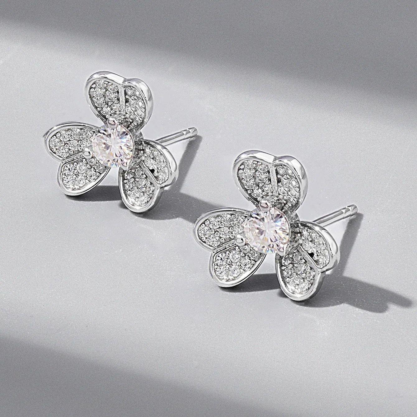 ES03244A1 S925 White-Gold-Plated Silver Cubic Zirconia Flower Stud Earrings