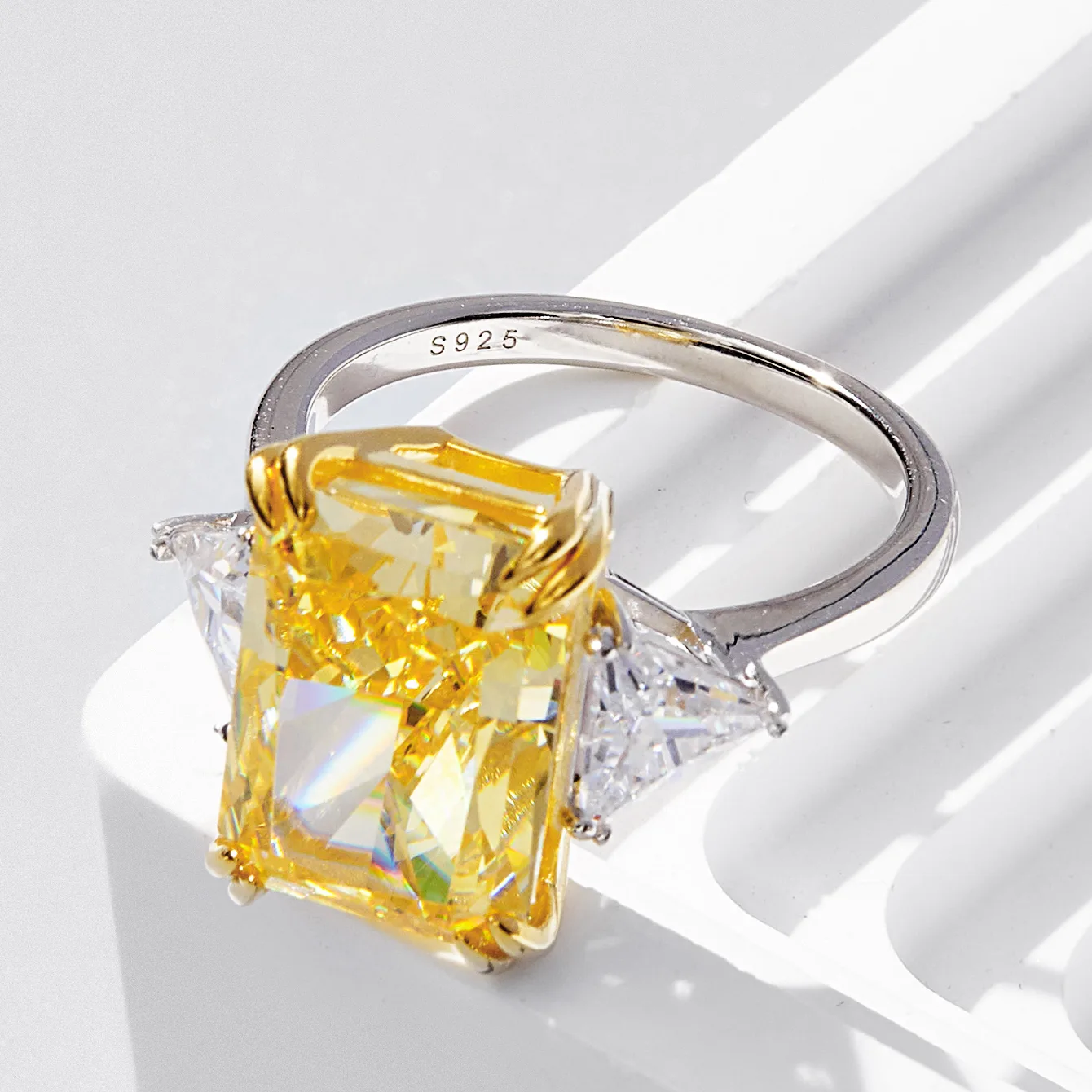 RS02657A2 S925 White-Gold-Plated Silver High-Carbon Diamond Confession Ring Ice-Cut Yellow 10*14mm Square