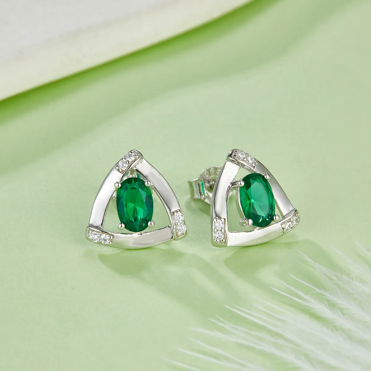 DSYE18 Synthetic Lab-Grown Gemstone S925 White-Gold-Plated Silver Stud Earrings 4*6MM