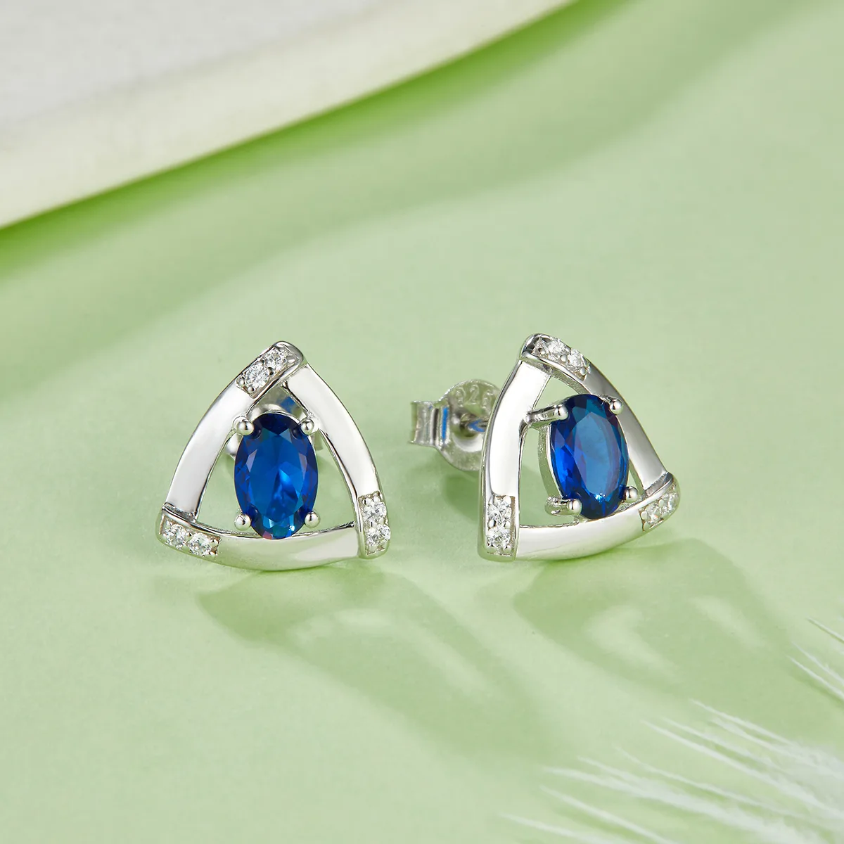 DSYE18 Synthetic Lab-Grown Gemstone S925 White-Gold-Plated Silver Stud Earrings 4*6MM