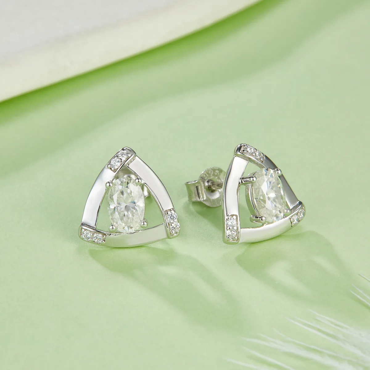 DSYE18 Synthetic Lab-Grown Gemstone S925 White-Gold-Plated Silver Stud Earrings 4*6MM