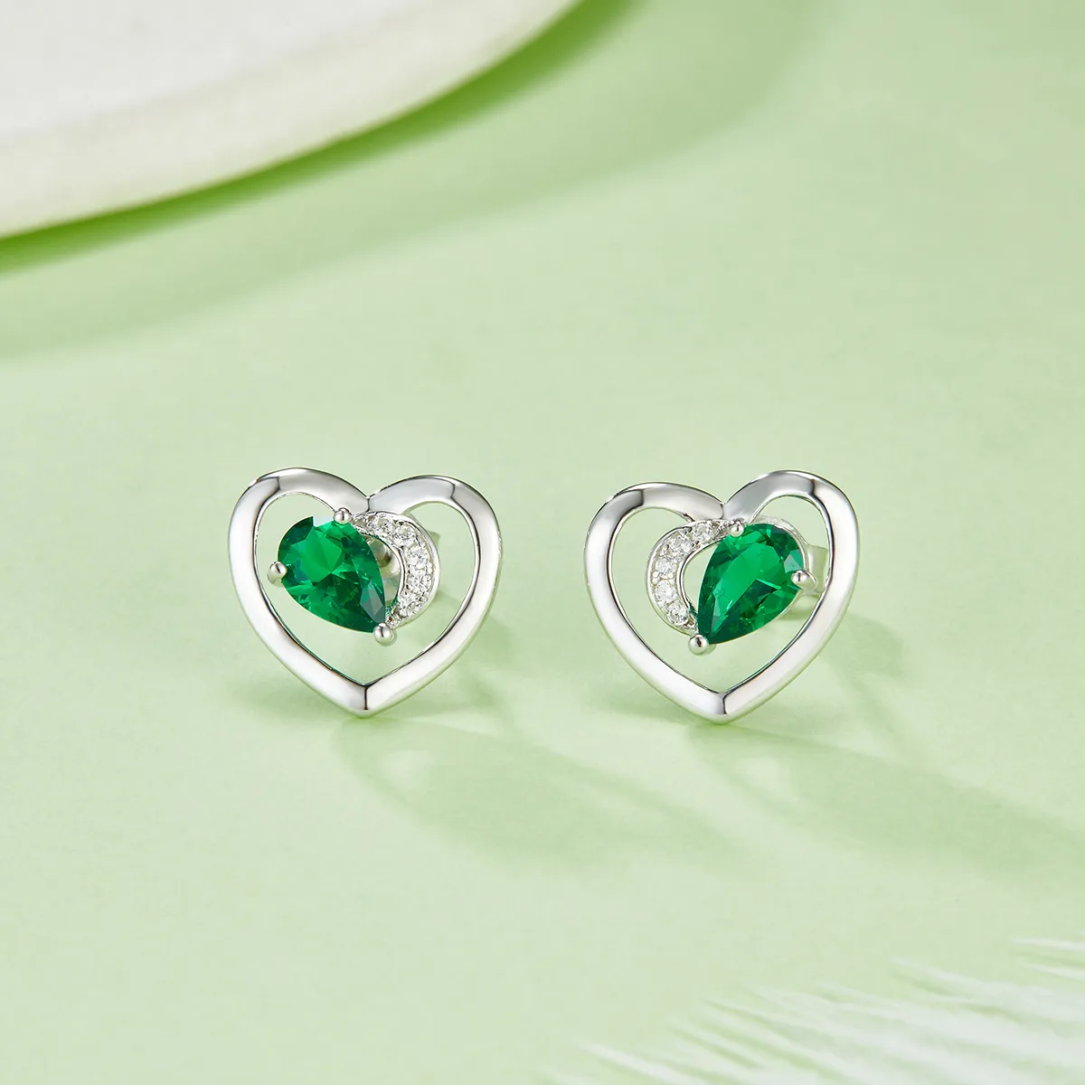 DSYE7 Pear Synthetic Gemstone S925 White-Gold-Plated Silver Stud Earrings 4*6MM