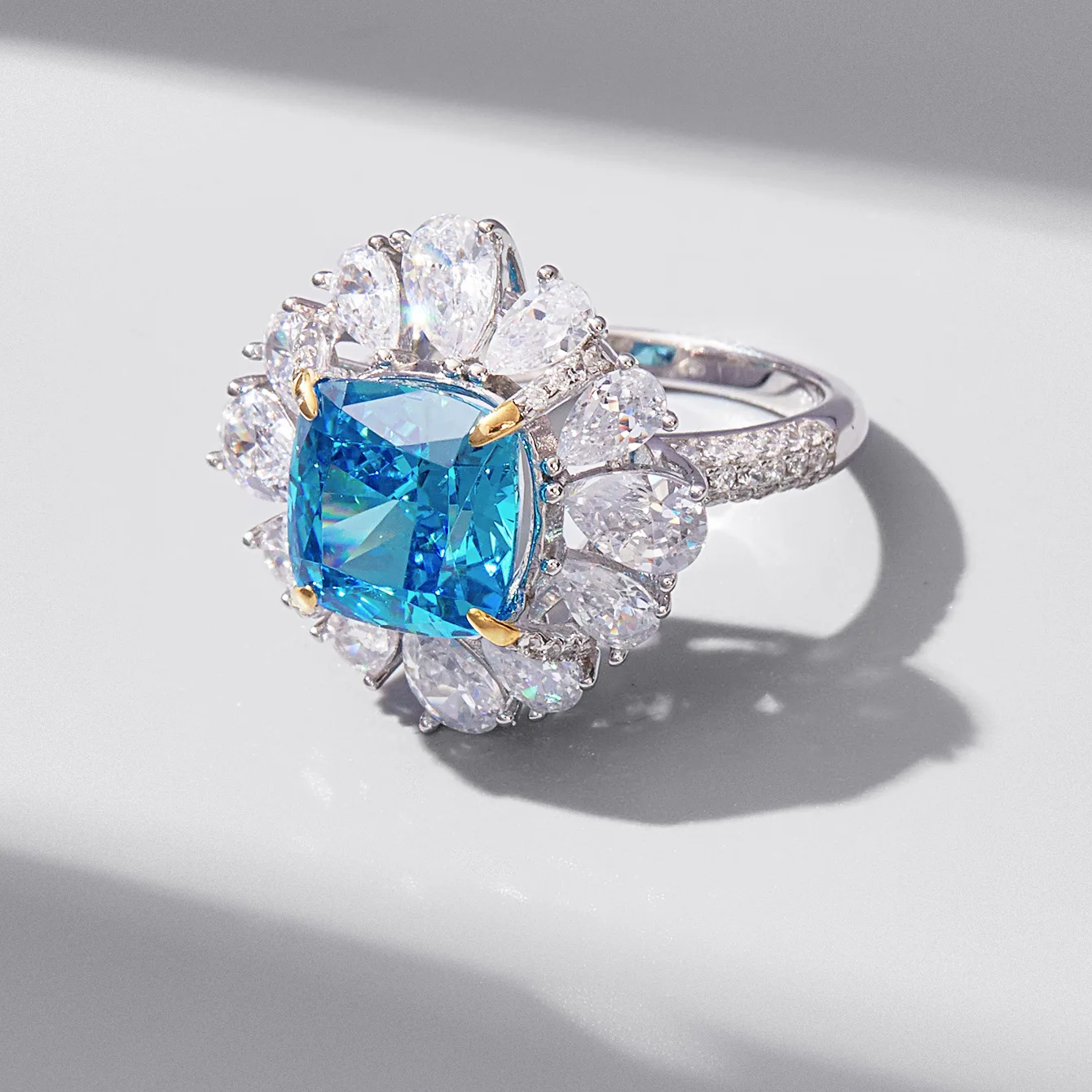 RS02647A1 S925 White-Gold-Plated Silver High-Carbon Diamond Confession Ring Ice-Cut Blue 10*10mm Square