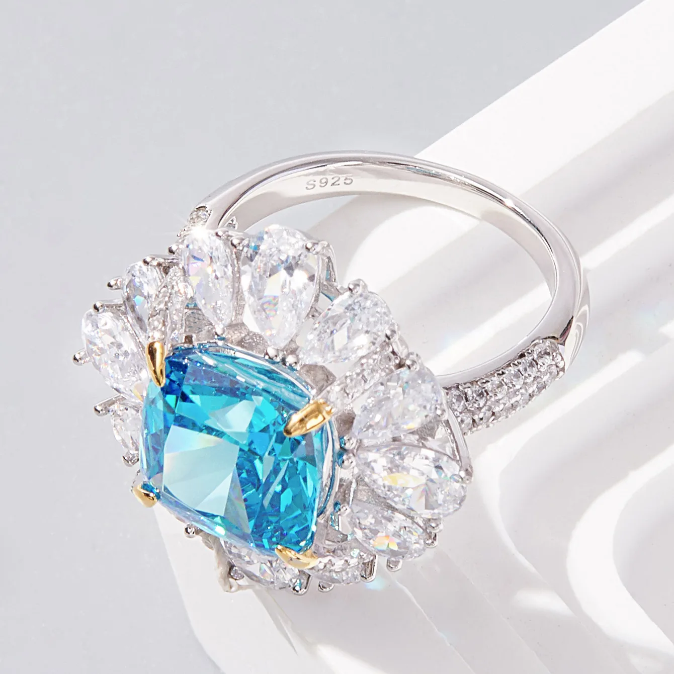 RS02647A1 S925 White-Gold-Plated Silver High-Carbon Diamond Confession Ring Ice-Cut Blue 10*10mm Square