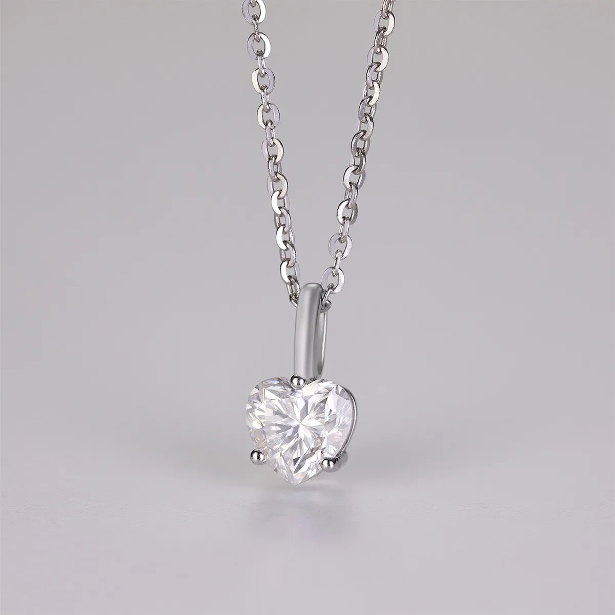 MP0018 S925 Silver 18K Yellow Gold Heart Cut Moissanite Pendant 0.8CT