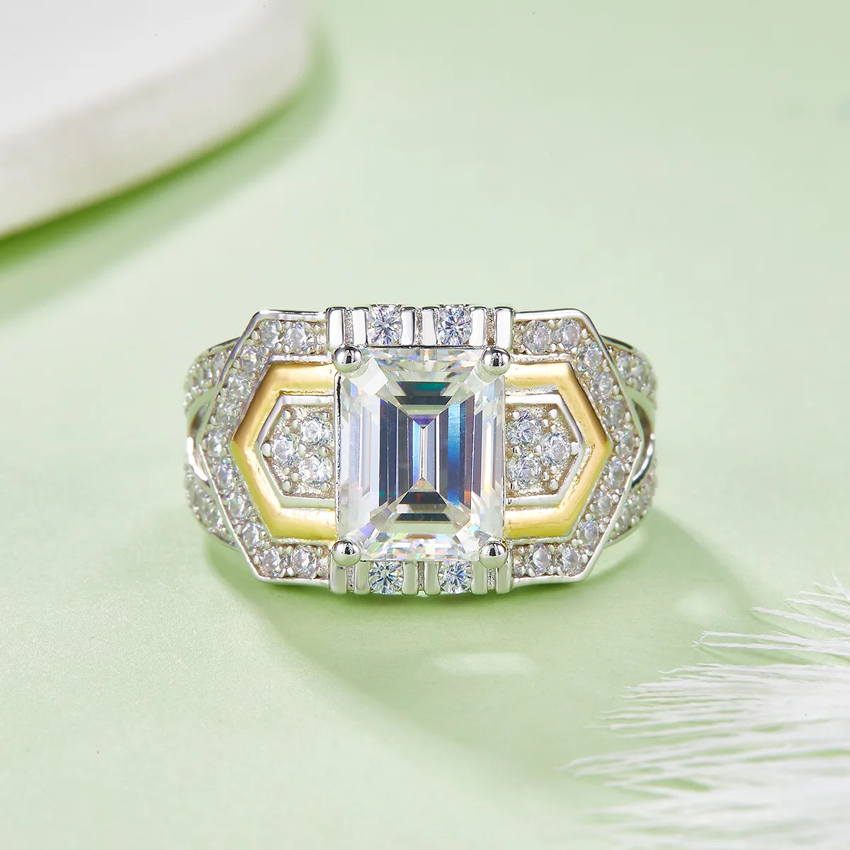 R240601011 S925 Silver 18K White Gold Emerald Moissanite Confession Ring Women's Ring 7*9mm/3.0CT