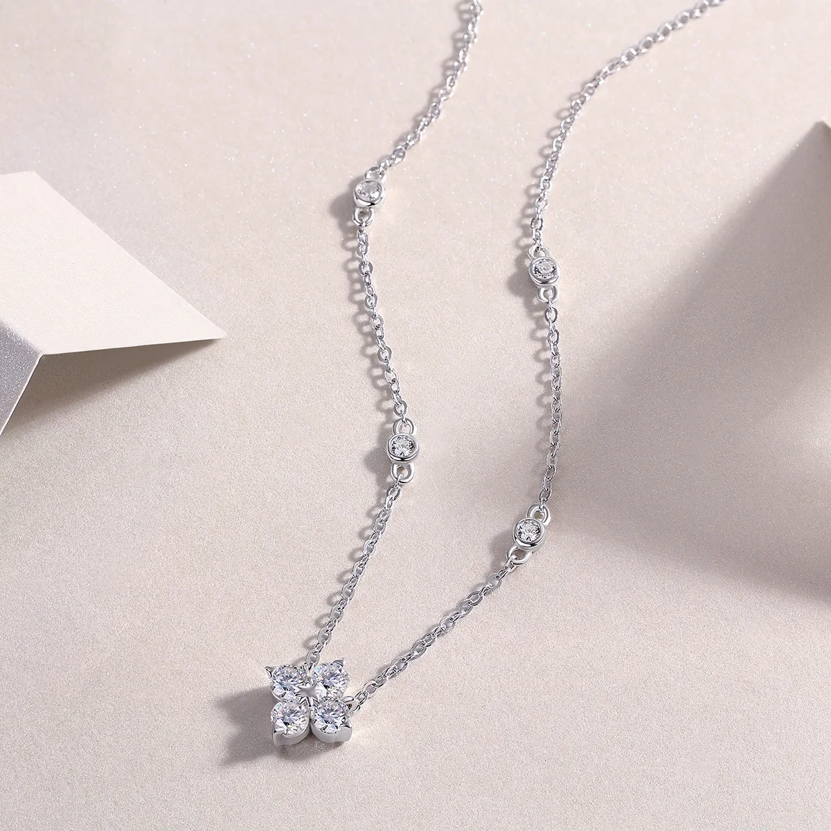 N13646 Silver 18K White Gold Moissanite Necklace 0.1ct