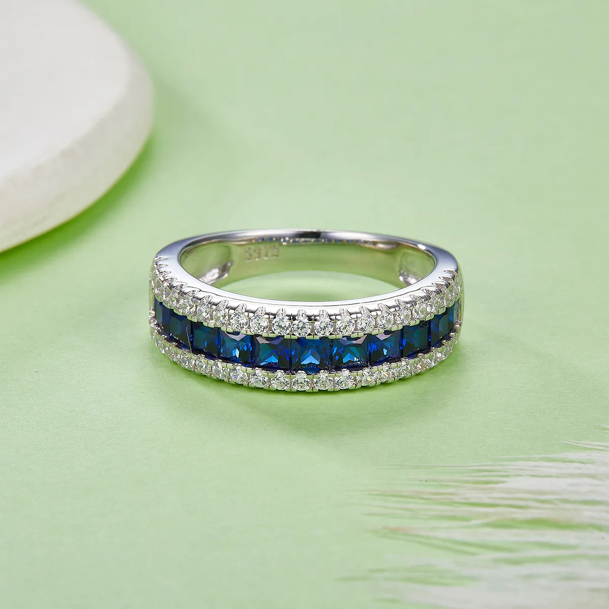 R1074 S925 Silver 18K White Gold Lab-Grown Gemstone Wedding Band