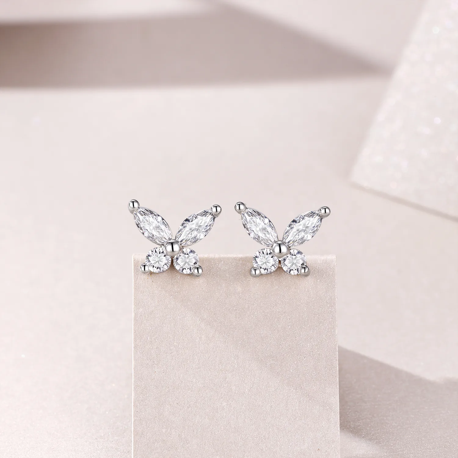 E13855 S925 Silver 18K White Gold Moissanite Butterfly Stud Earrings 0.73CT