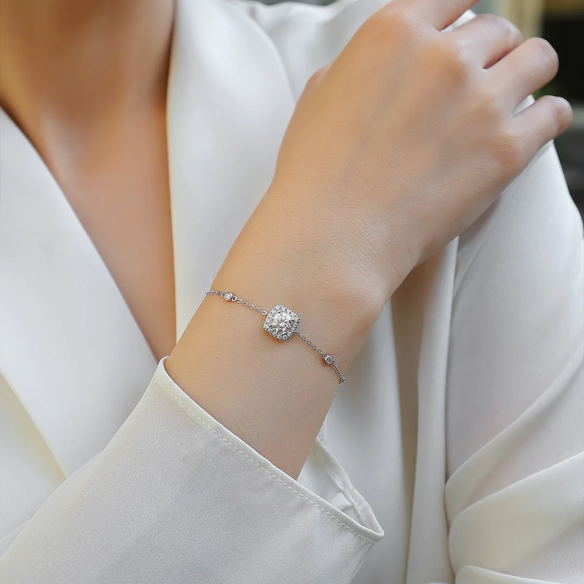 L13465 S925 Silver 18K White Gold Round Moissanite Bracelet 1.0CT