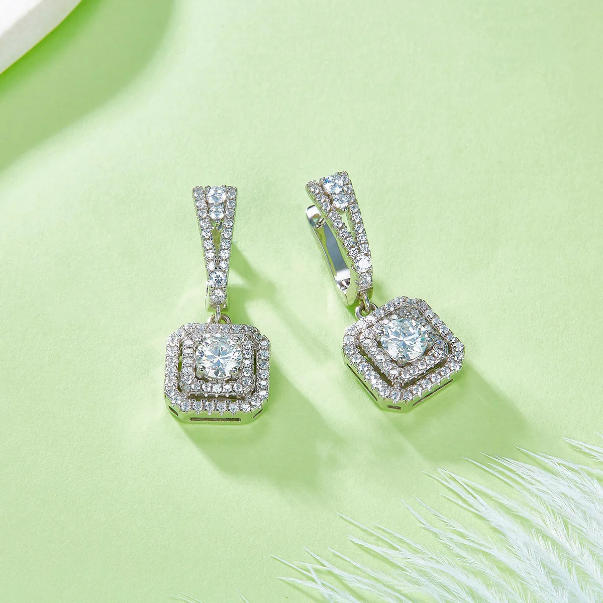E221225013 S925 Silver 18K White Gold Halo Round Moissanite Earrings 0.5CT/ Stones