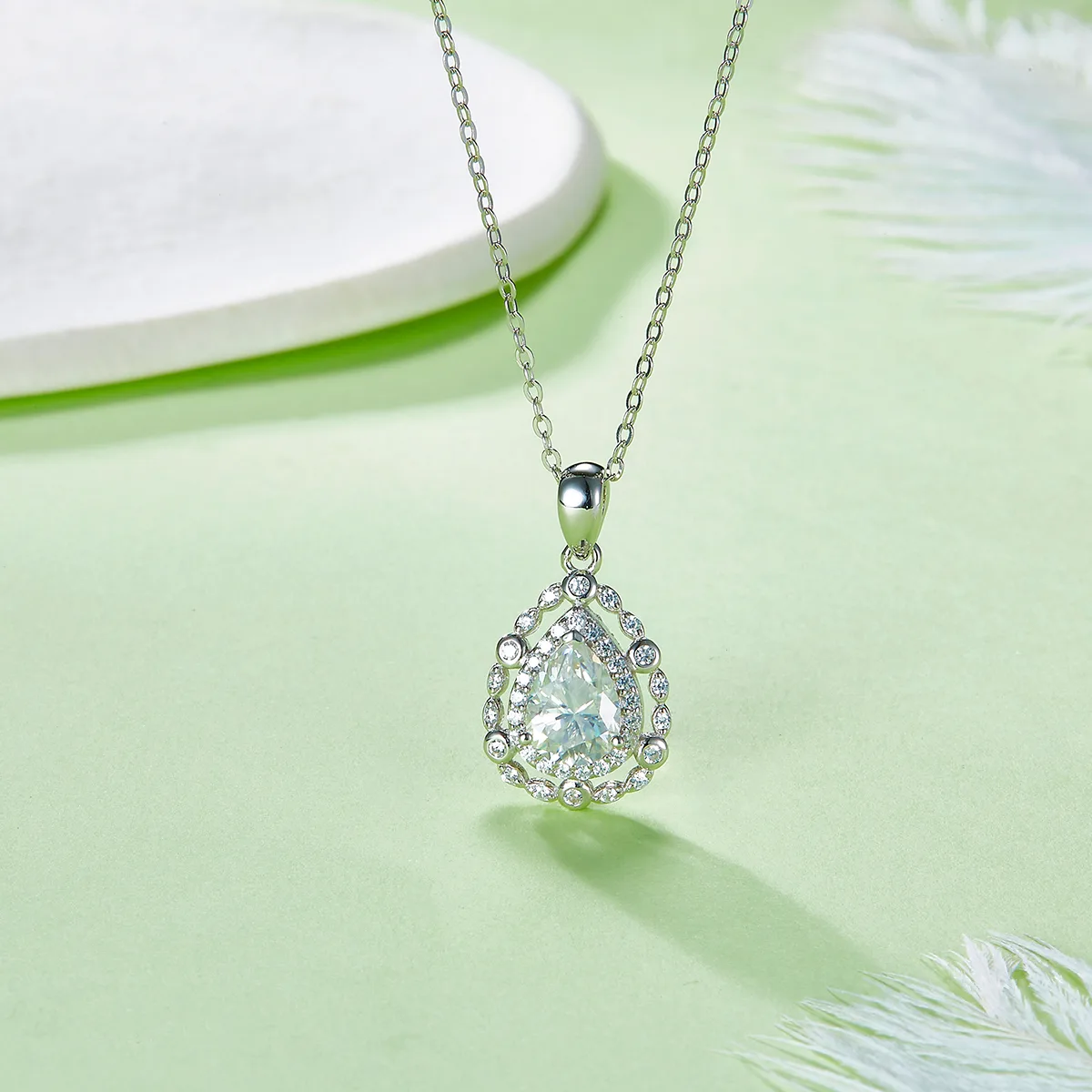 P220622039 S925 Silver 18K White Gold Teardrop Moissanite Lace Pendant 8*6mm/1.25CT