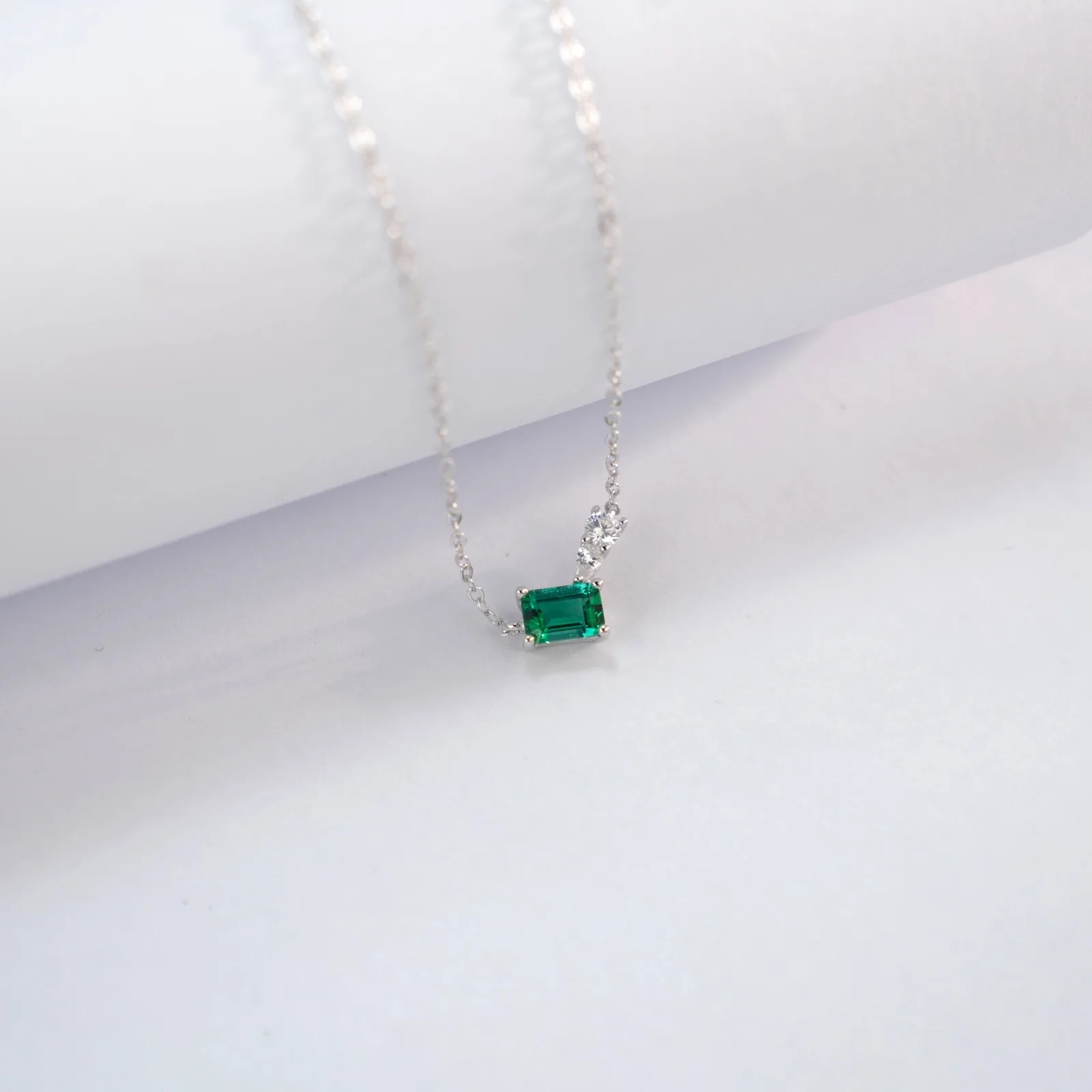P5508R S925 Silver 18K White Gold Emerald Cut Lab-Grown Gemstone Necklace Center Stone 6*4mm