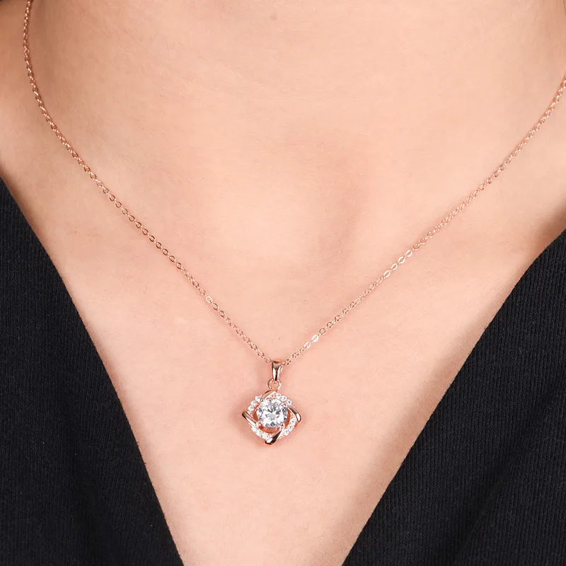 P58HD0712 S925 Silver 18K Gold Round Moissanite Necklace Center Stone 1.0ct