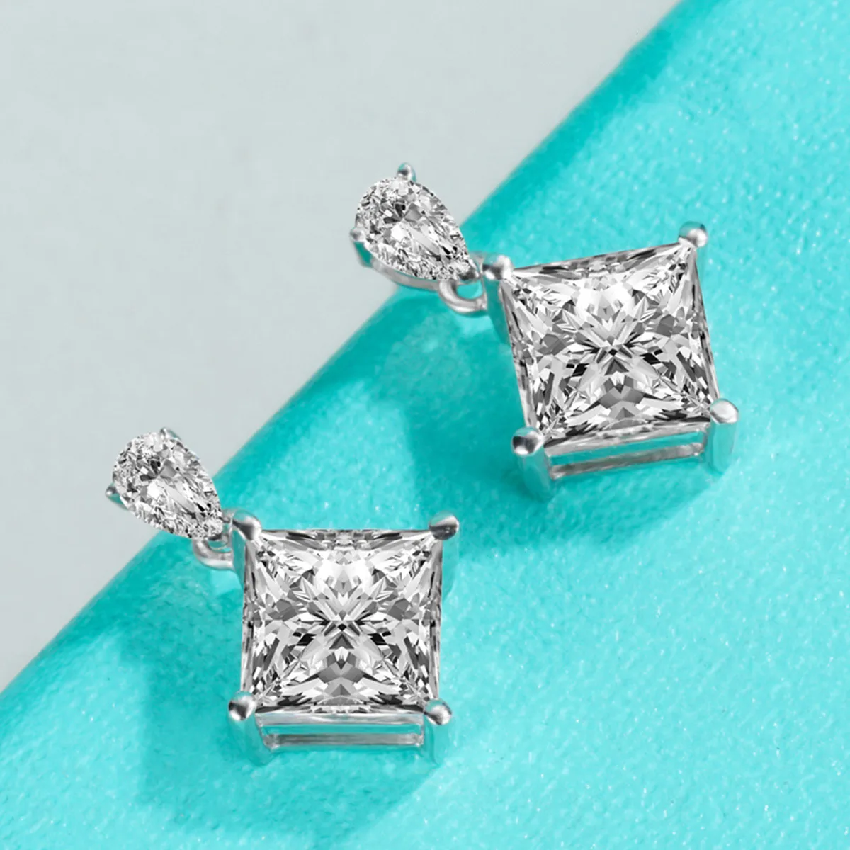 E210220011 S925 Silver 18K White Gold Princess Moissanite Stud Earrings Center Stone 5.5mm/1.0ct/ Stones