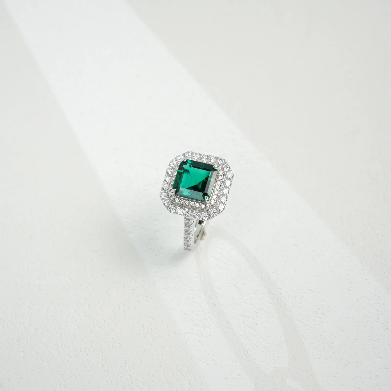 R0028 S925 Silver 18K White Gold Emerald Cut Lab-Grown Gemstone Ring Center Stone 8*8mm