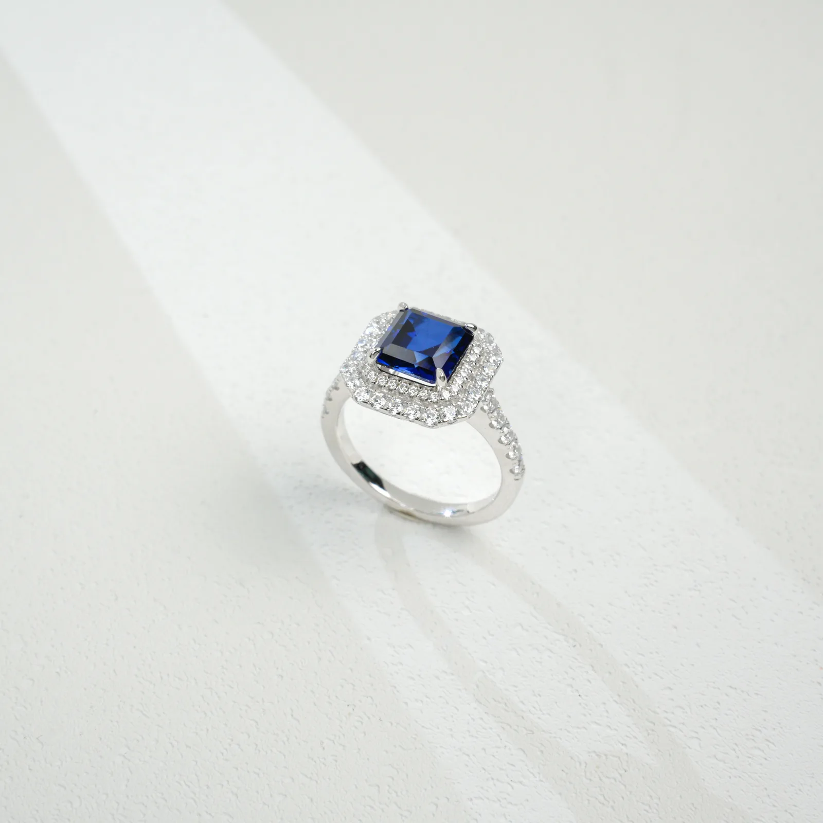 R0028 S925 Silver 18K White Gold Emerald Cut Lab-Grown Gemstone Ring Center Stone 8*8mm