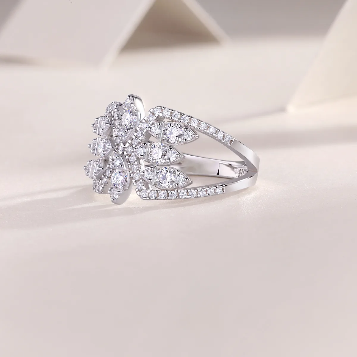 R13336 S925 Silver 18K White Gold Proposal Ring Women's Ring Moissanite Melee 1.0CT