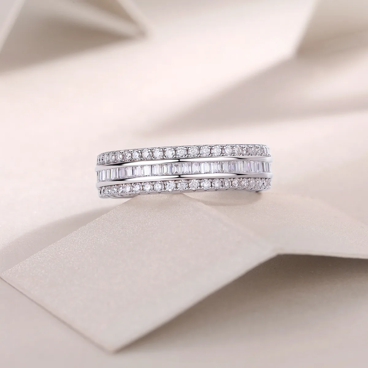 R13250 S925 Silver 18K White Gold Proposal Ring Moissanite Melee 1.1CT