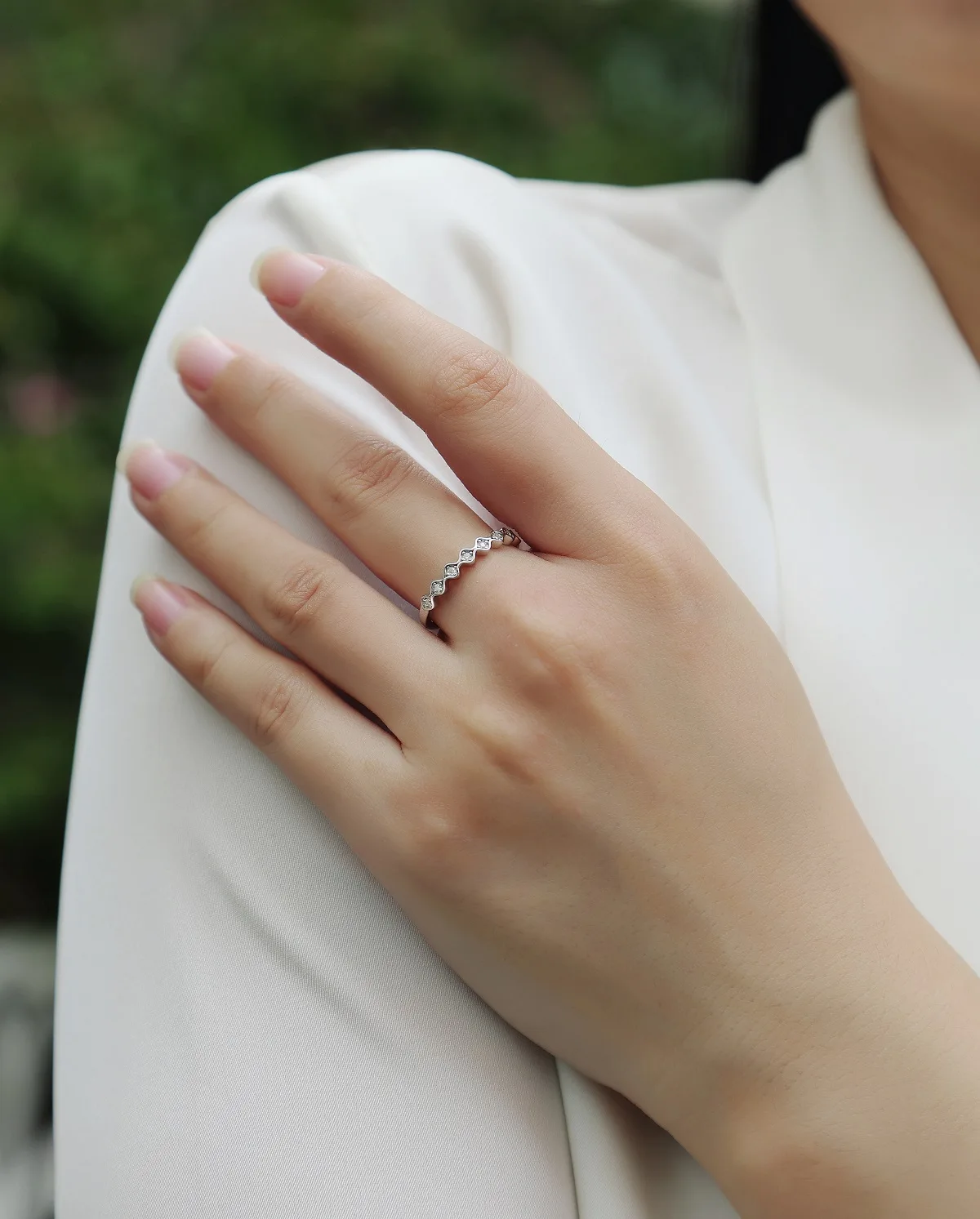 R13062 S925 Silver 18K White Gold Proposal Ring Women's Ring Moissanite Melee 0.08CT