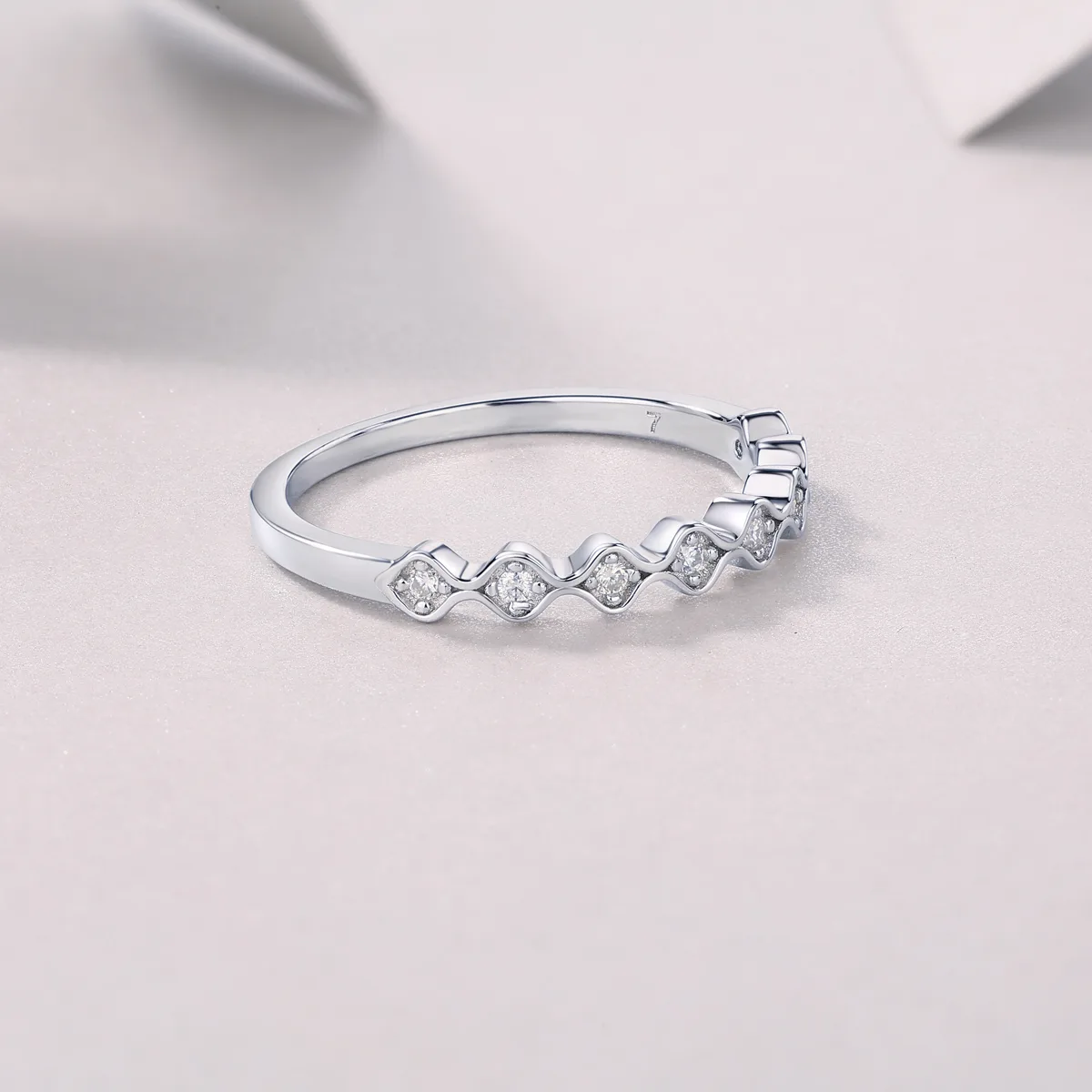 R13062 S925 Silver 18K White Gold Proposal Ring Women's Ring Moissanite Melee 0.08CT