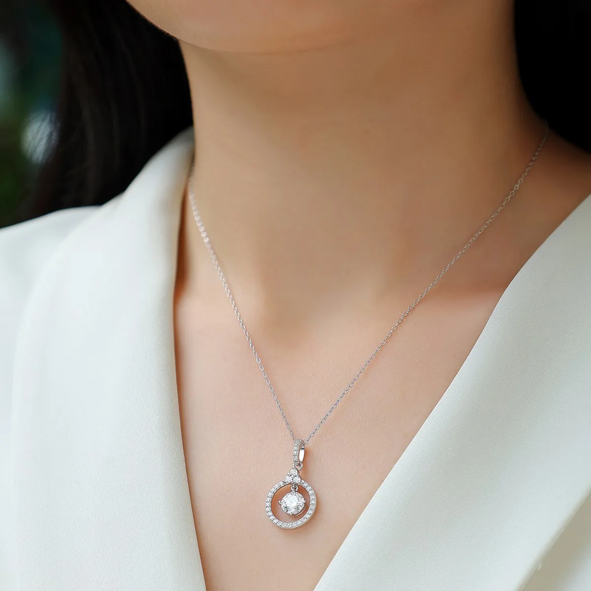 P13587-6.5 S925 Silver 18K White Gold Moissanite Round Pendant Style Necklace 1.0ct