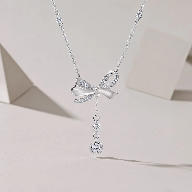 N15449 S925 Silver 18K White Gold Bow Pendant Style Moissanite Necklace 0.96ct