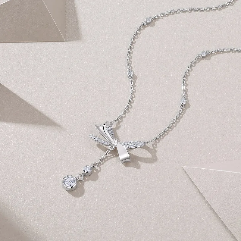 N15449 S925 Silver 18K White Gold Bow Pendant Style Moissanite Necklace 0.96ct