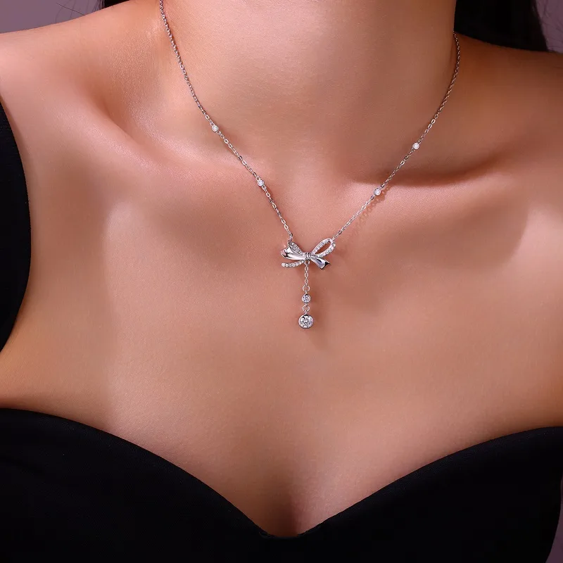 N15449 S925 Silver 18K White Gold Bow Pendant Style Moissanite Necklace 0.96ct