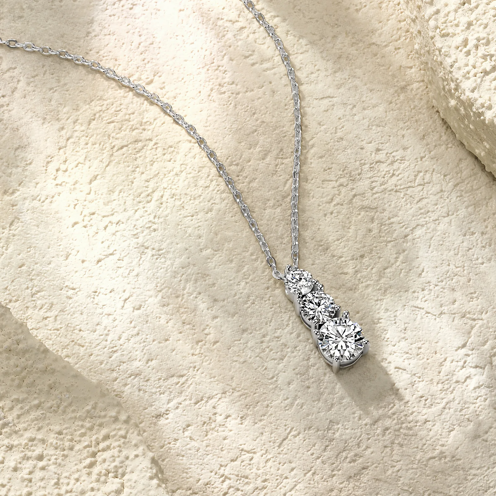 N15570 S925 Silver 18K White Gold Moissanite Necklace 1.8ct