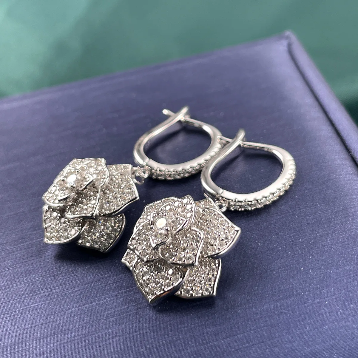 E230607021 S925 Silver 18K White Gold Full Pavé Moissanite Flower Earrings 1.73ct