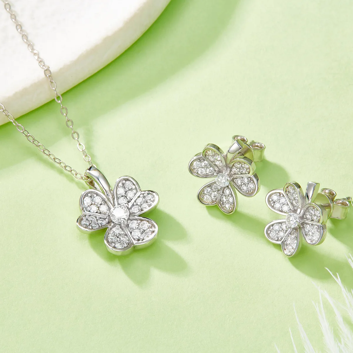 P21101906 S925 Silver 18K White Gold Lucky Moissanite Jewelry Set 0.38ct