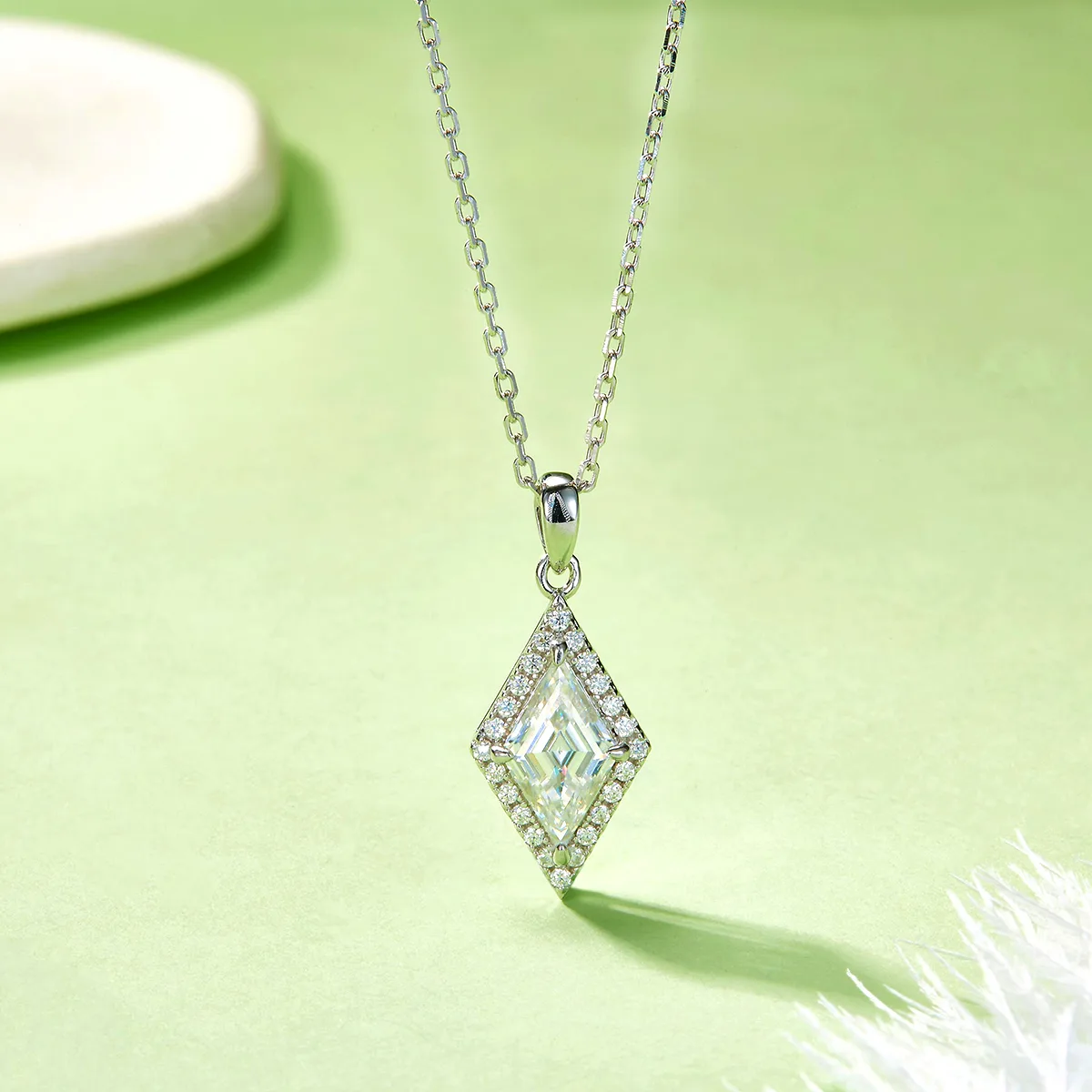 06O S925 Silver 18K White Gold Rhombus Moissanite Premium Pendant Center Stone 12*7mm/2.0CT