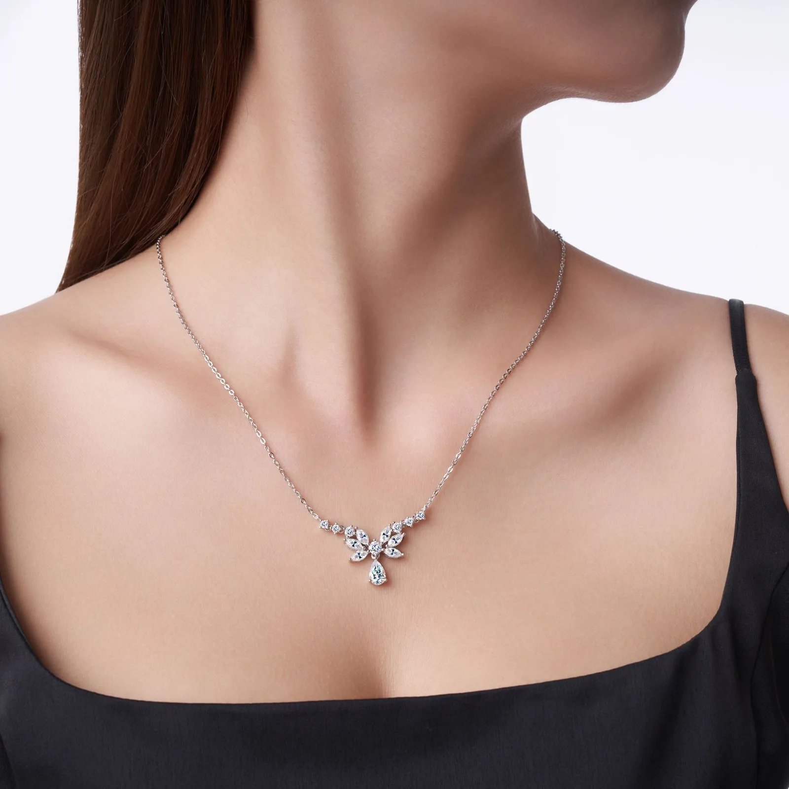 N16328 S925 Silver 18K White Gold Teardrop Moissanite Cluster Light Luxury Collarbone Chain 3.44ct