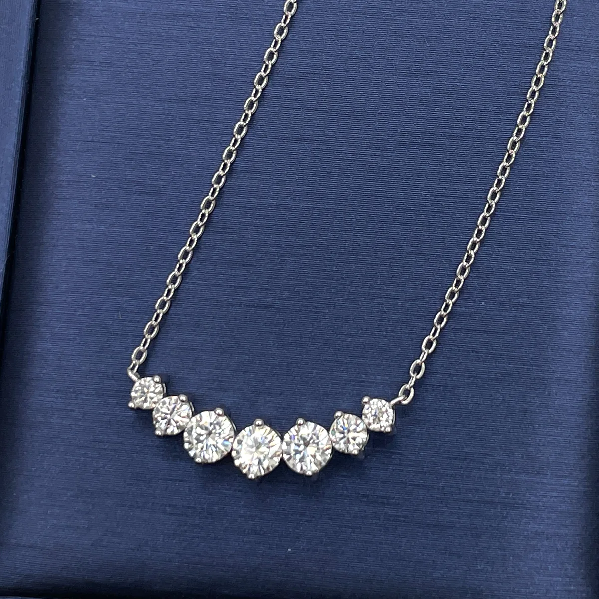 N12933 S925 Silver 18K White Gold Moissanite Sparkling Brilliant Collarbone Chain 1.23ct