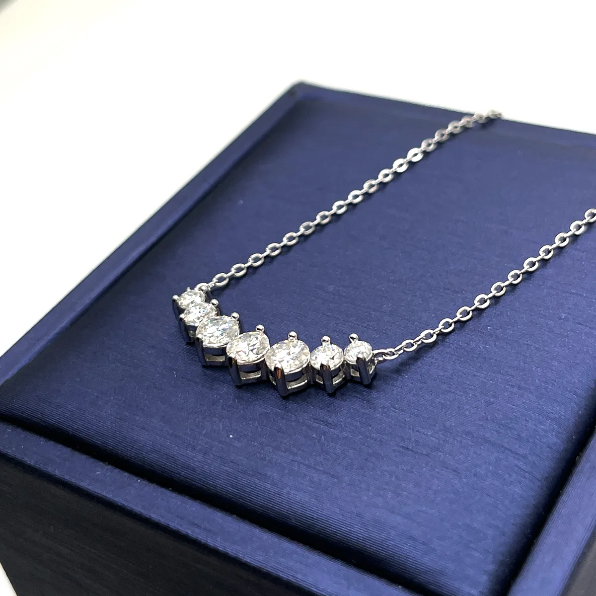 N12933 S925 Silver 18K White Gold Moissanite Sparkling Brilliant Collarbone Chain 1.23ct
