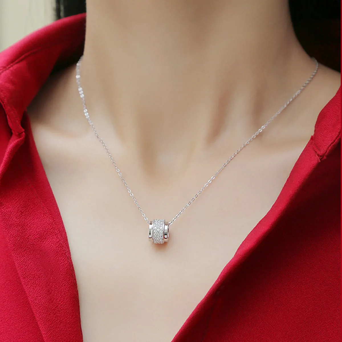 P11741 S925 Silver 18K White Gold Moissanite Necklace 0.69ct