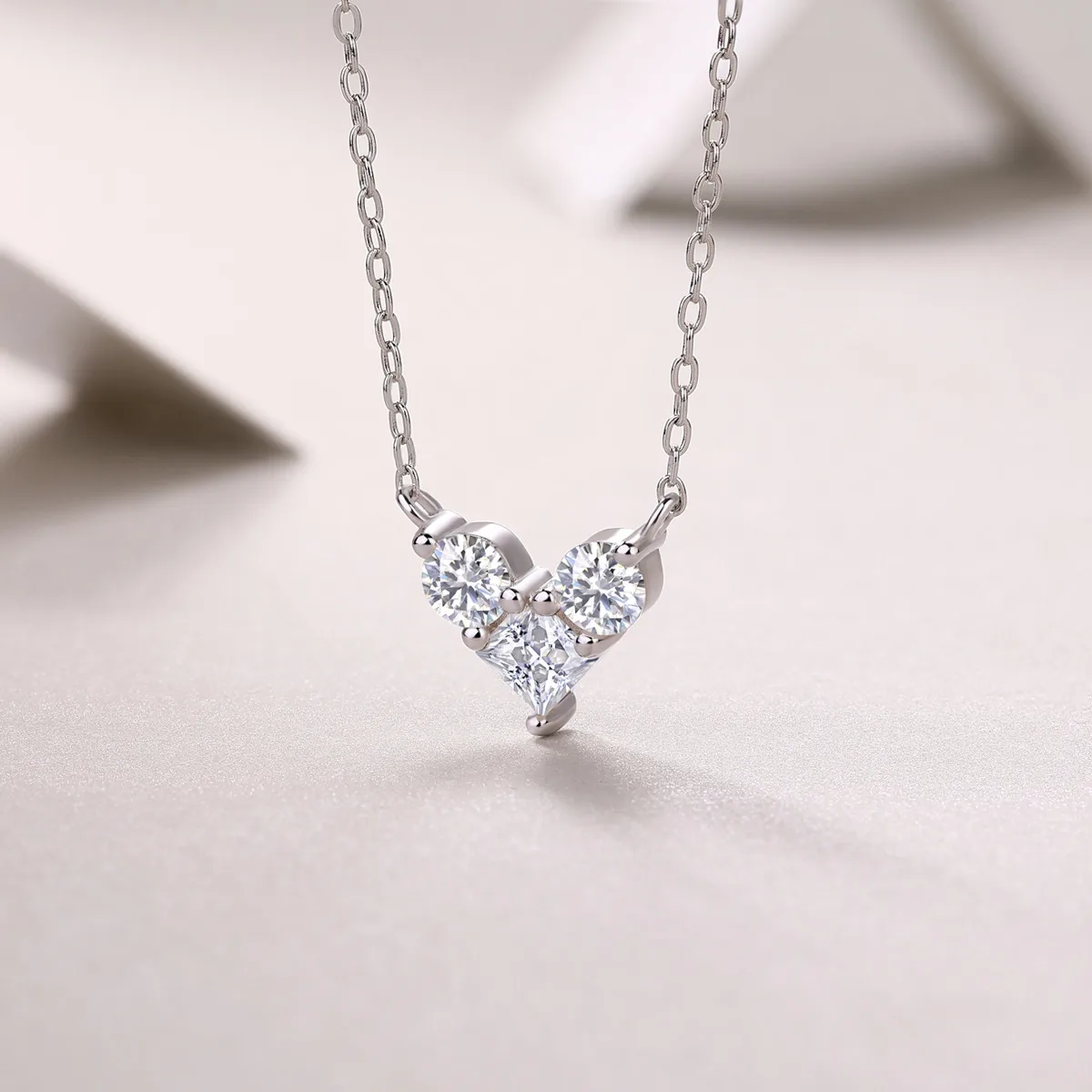 N13103 S925 Silver 18K White Gold Moissanite Heart Necklace 1.0ct