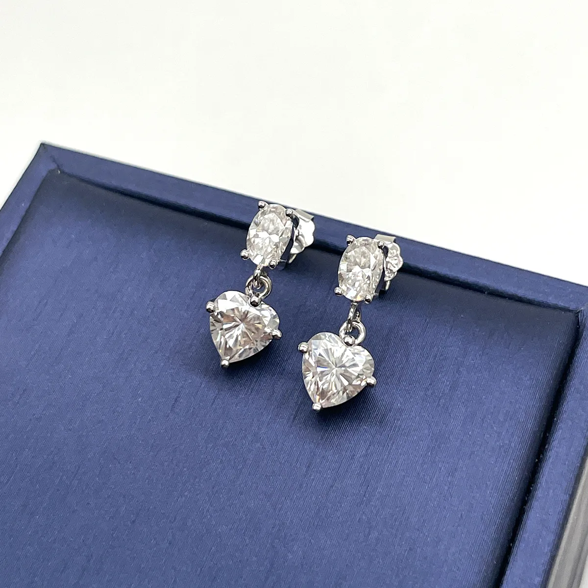E15503 S925 Silver 18K White Gold Moissanite Light Luxury Stud Earrings 3.0ct