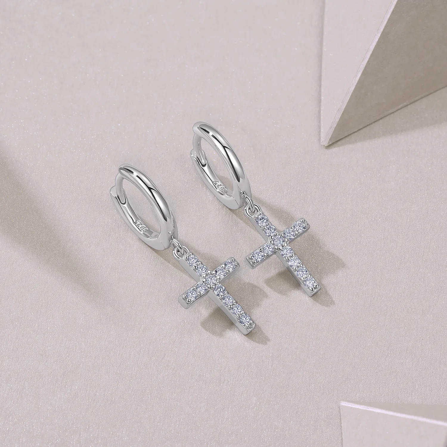 E15378 S925 Silver 18K White Gold Moissanite Cross Earrings 0.26ct