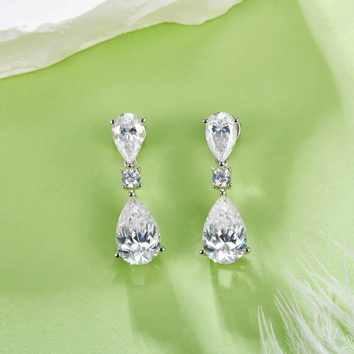 32S S925 Silver 18K White Gold Teardrop Moissanite Sparkling Luxury Earrings 6.16ct