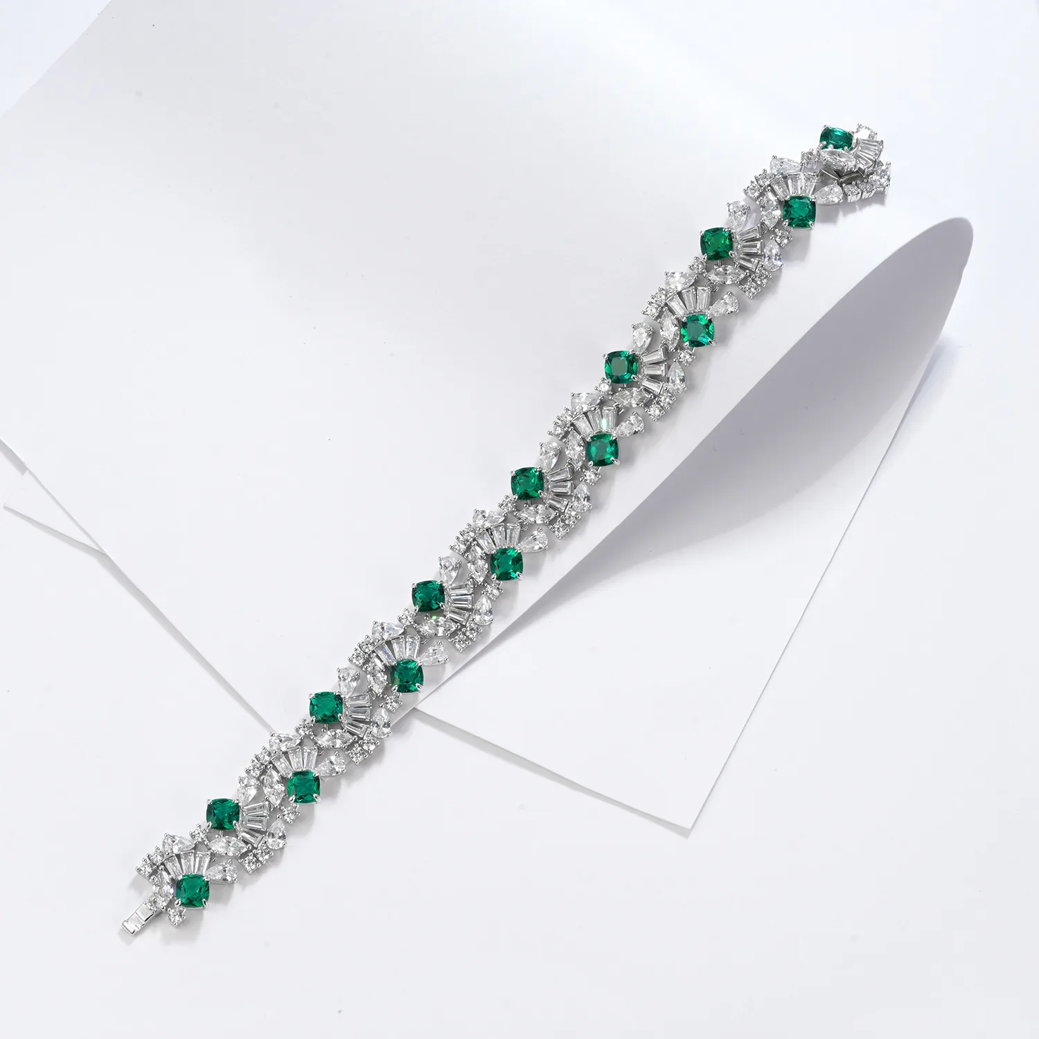 ZHF-L1389 S925 Silver 18K White Gold Cushion Lab-Grown Gemstone Light Luxury Bracelet Center Stone 5.0mm/ Stones