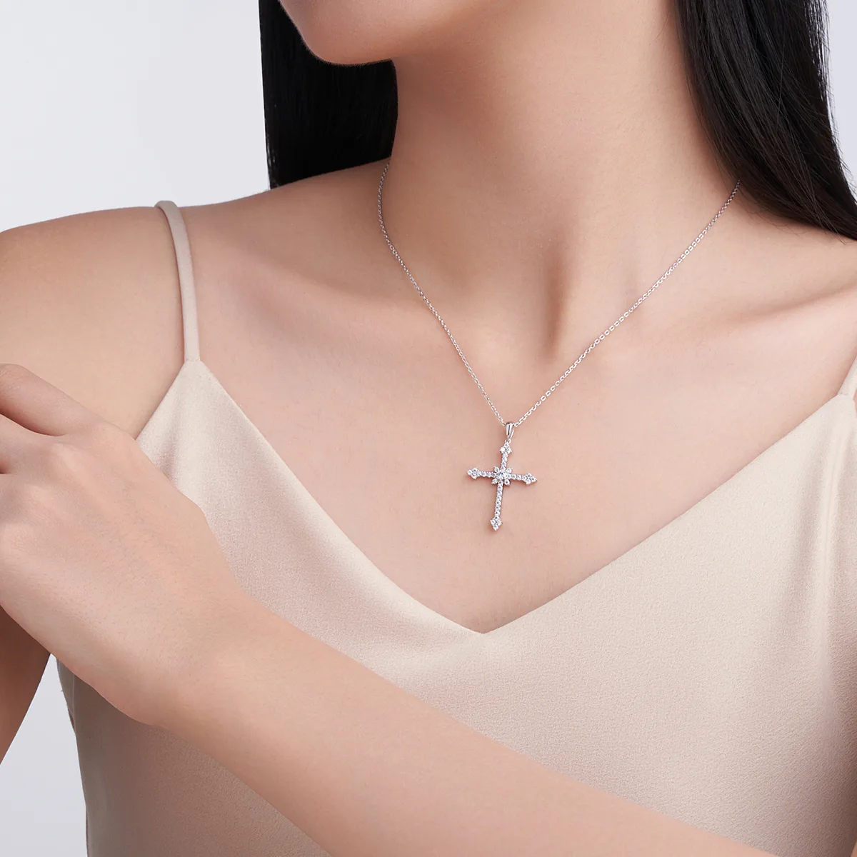 SP0523102 S925 Silver 18K Gold Moissanite Cross Necklace 0.6ct