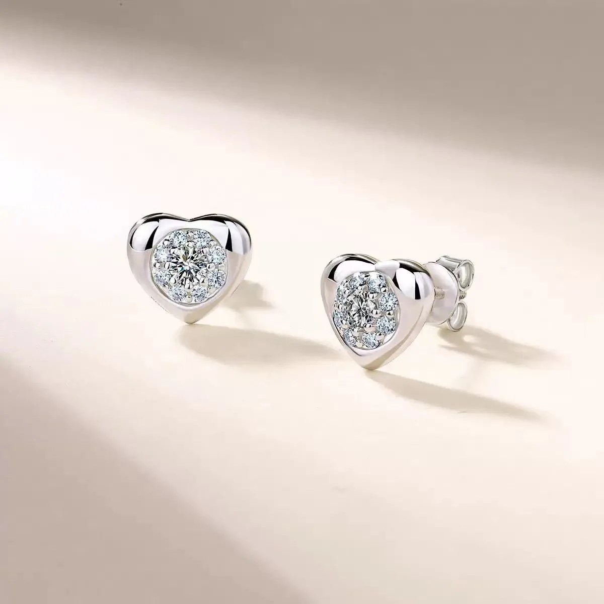 SE0737204 S925 Silver 18K Gold Moissanite Heart Stud Earrings 0.44ct