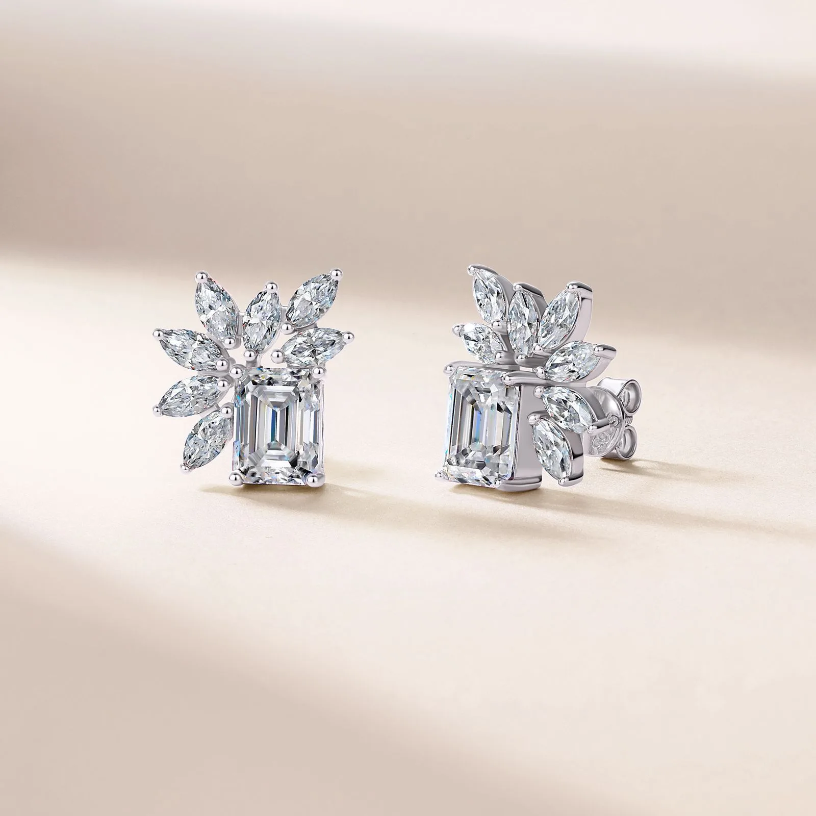 SE0743404 S925 Silver 18K Gold Emerald Cut Moissanite Light Luxury Stud Earrings 6.8ct