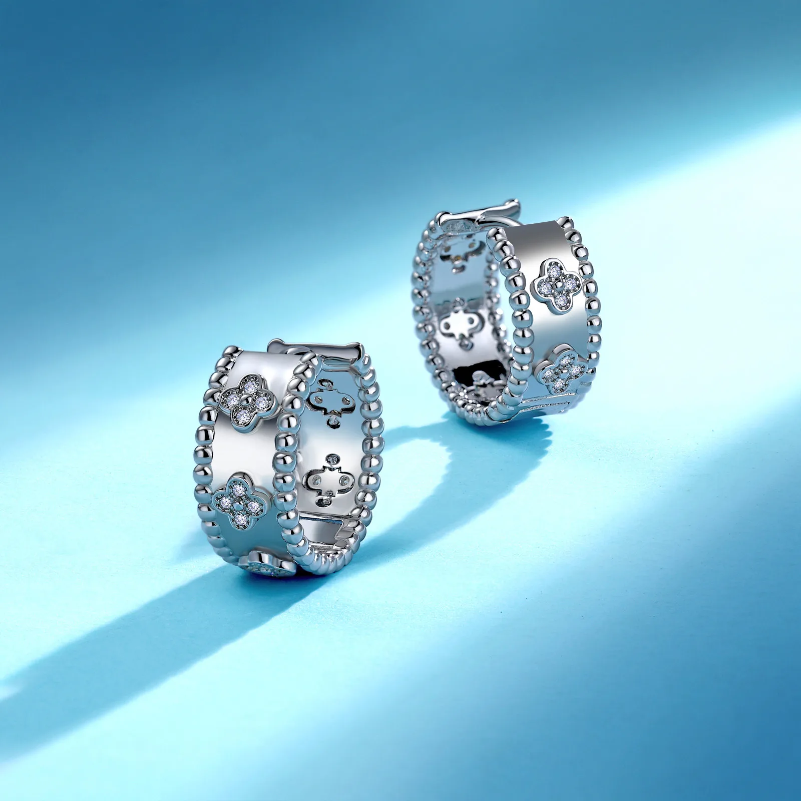 SE0617801 S925 Silver 18K White Gold Moissanite Lucky Four-Leaf Clover Earrings 0.29ct