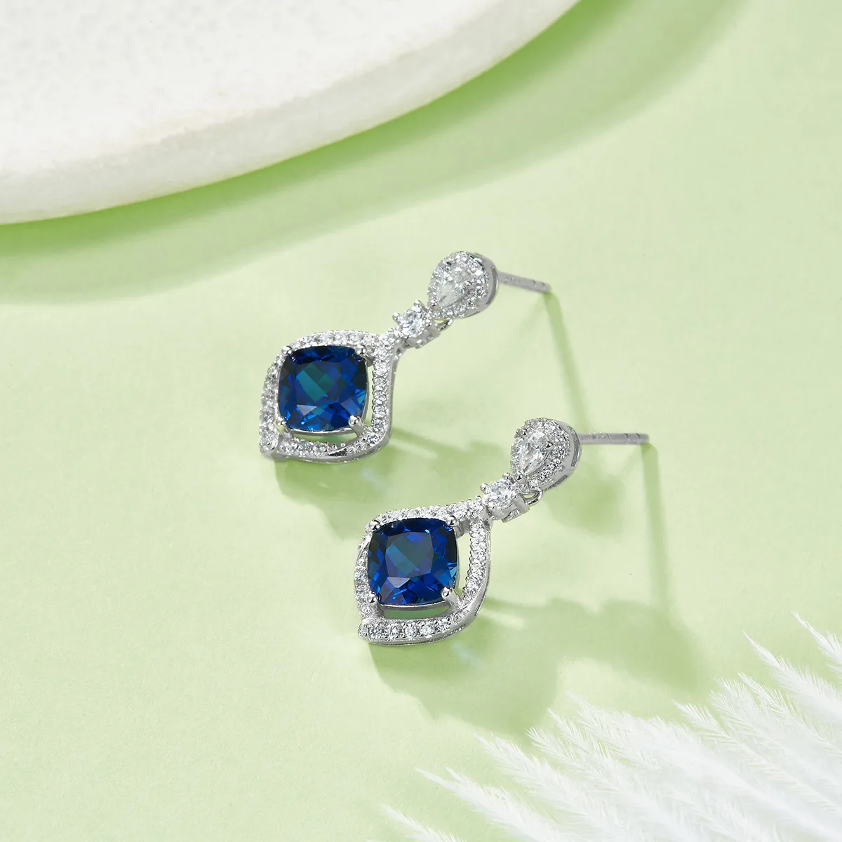 E-2029 S925 Silver 18K White Gold Cushion Lab-Grown Gemstone Delicate Earrings Center Stone 6.0mm/2.61ct