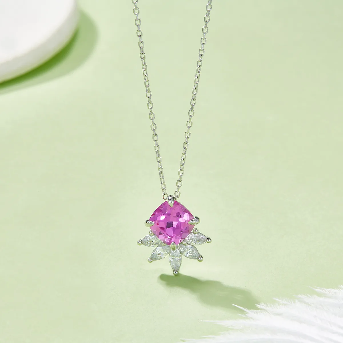 YXP0890 S925 Silver 18K White Gold Cushion Lab-Grown Gemstone Necklace Center Stone 8.0mm