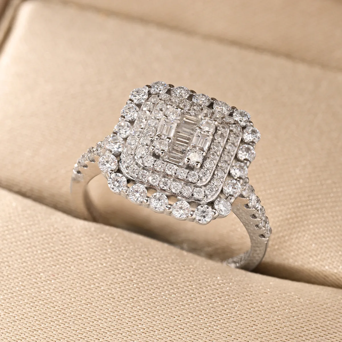 MR0309 S925 Silver 18K White Gold Full Pavé Moissanite Square Sparkling Brilliant Anniversary Ring 1.1ct