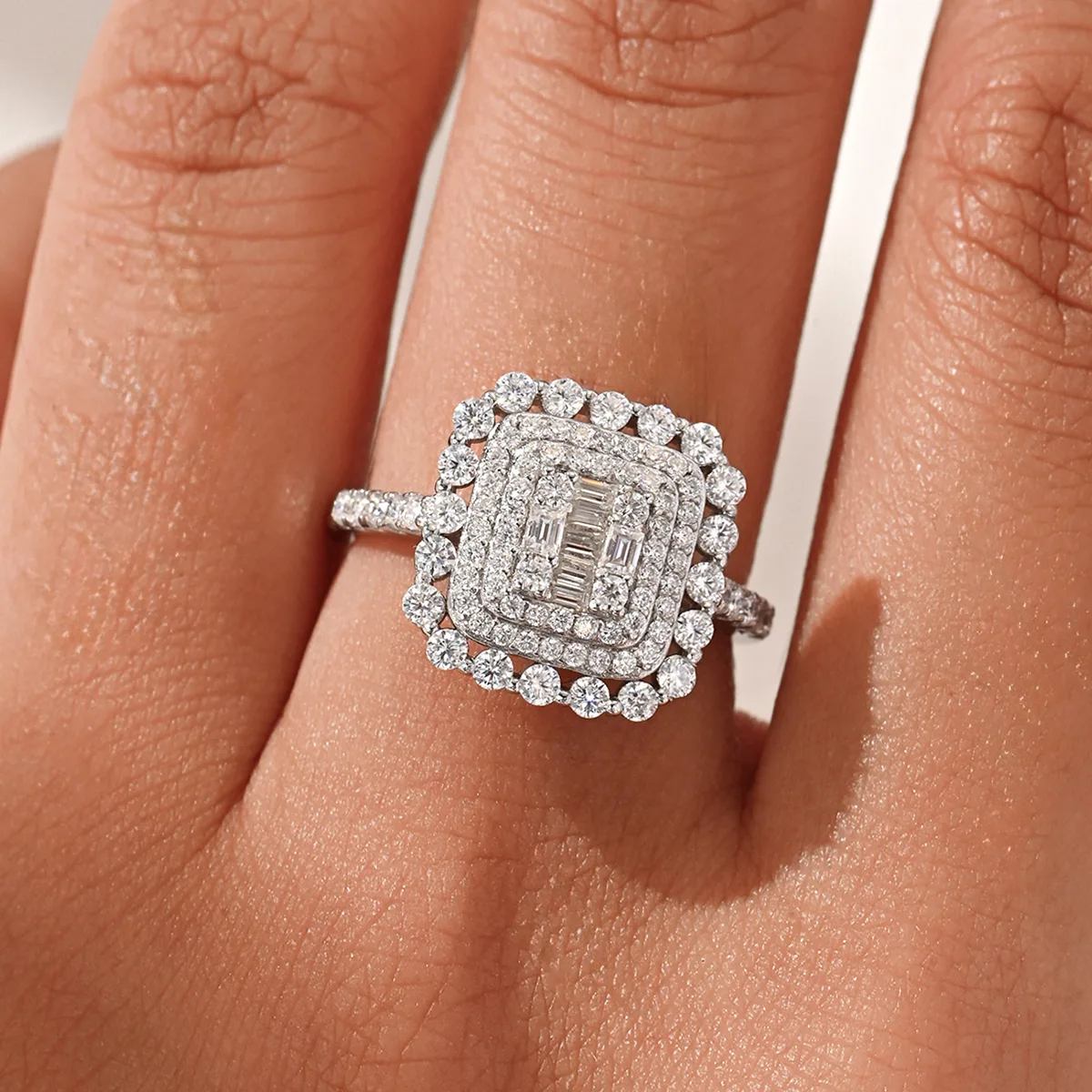 MR0309 S925 Silver 18K White Gold Full Pavé Moissanite Square Sparkling Brilliant Anniversary Ring 1.1ct
